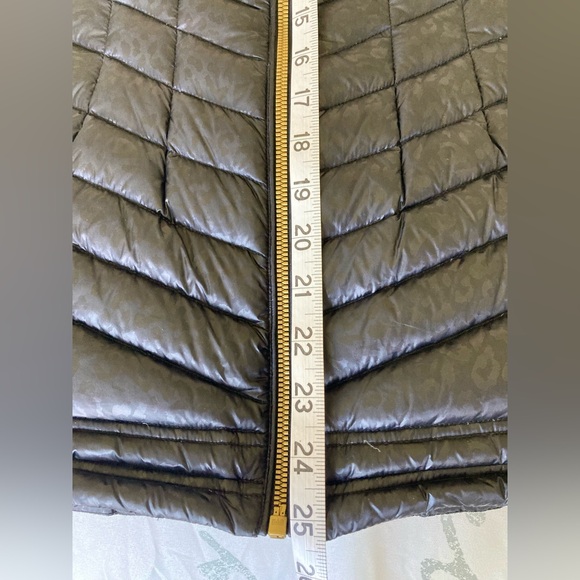 Michael Kors Down Vest - Picture 6 of 8